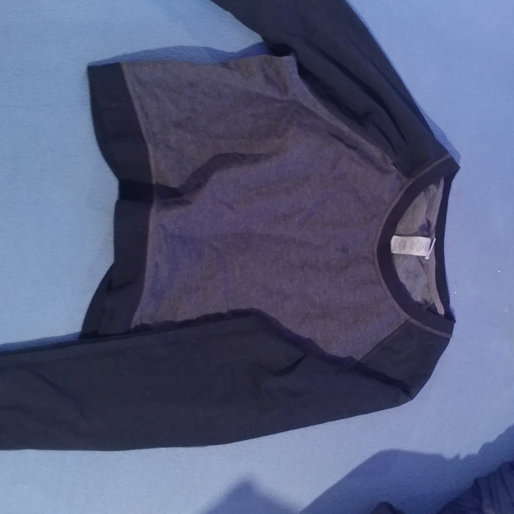 Long sleeve shirt/sweater